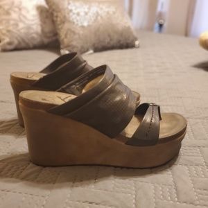 NWOT OTBT WEDGES